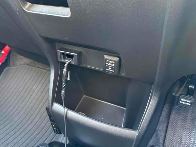 フリードハイブリッド ジャストセレクション　ドライブレコーダー　ナビ　オートクルーズコントロール　両側電動スライドドア　オートライト　ＨＩＤ　スマートキー　電動格納ミラー　３列シート　ウォークスルー　ＣＶＴ　アルミホイール　Ｂｌｕｅｔｏｏｔｈ（33枚目）