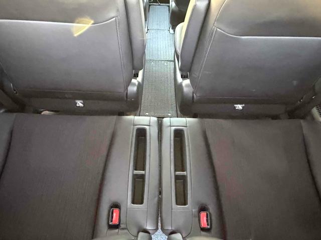 フリードハイブリッド ジャストセレクション　ドライブレコーダー　ナビ　オートクルーズコントロール　両側電動スライドドア　オートライト　ＨＩＤ　スマートキー　電動格納ミラー　３列シート　ウォークスルー　ＣＶＴ　アルミホイール　Ｂｌｕｅｔｏｏｔｈ（40枚目）