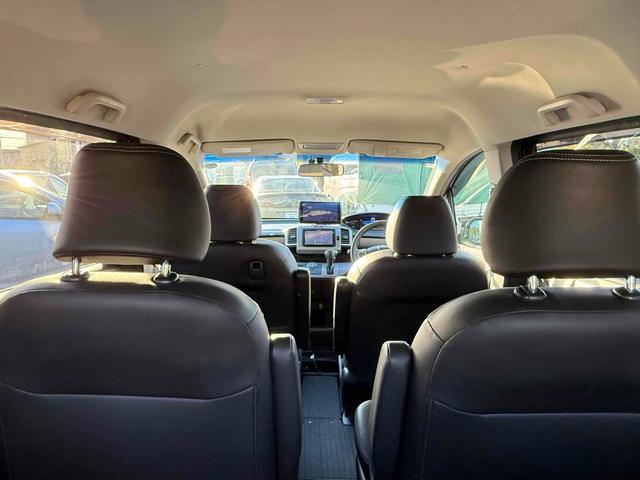 フリードハイブリッド ジャストセレクション　ドライブレコーダー　ナビ　オートクルーズコントロール　両側電動スライドドア　オートライト　ＨＩＤ　スマートキー　電動格納ミラー　３列シート　ウォークスルー　ＣＶＴ　アルミホイール　Ｂｌｕｅｔｏｏｔｈ（41枚目）