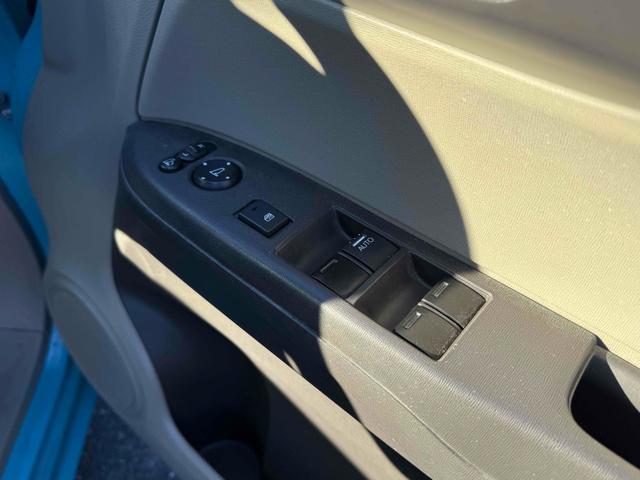 �p���[�E�B���h�E�̃X�C�b�`�ł���B�^�]�Ȃɋ��Ȃ��瑋���J���߂̃R���g���[���ł��܂���B