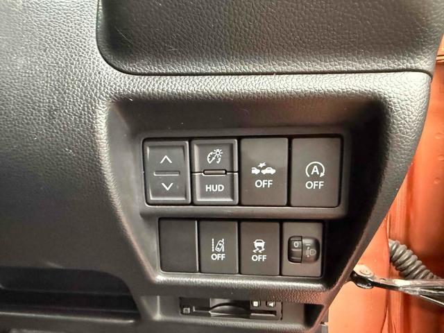 �y���[���A�V�X�g�z���s���ɃJ�����ŎԐ���F�����A�Ԑ�����E�������ȂƂ��Ɍx��𔭂�����A����ɐi��ŃX�e�A�����O�␳���s�����肷��@�\�B