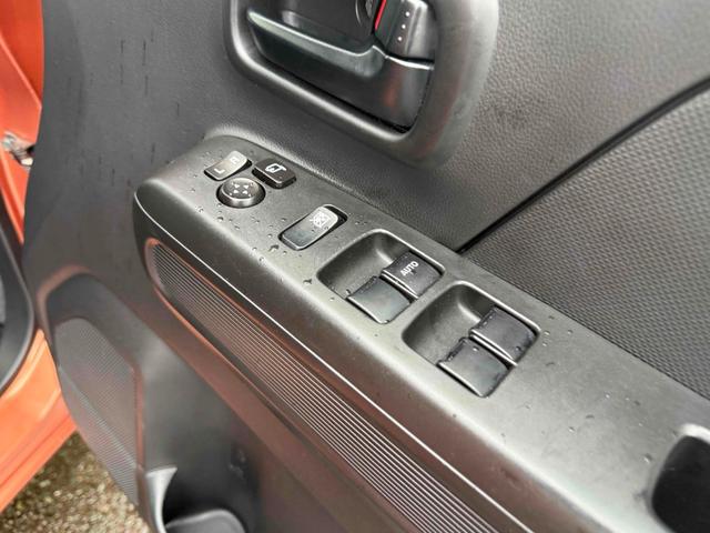 �p���[�E�B���h�E�̃X�C�b�`�ł���B�^�]�Ȃɋ��Ȃ��瑋���J���߂̃R���g���[���ł��܂���B