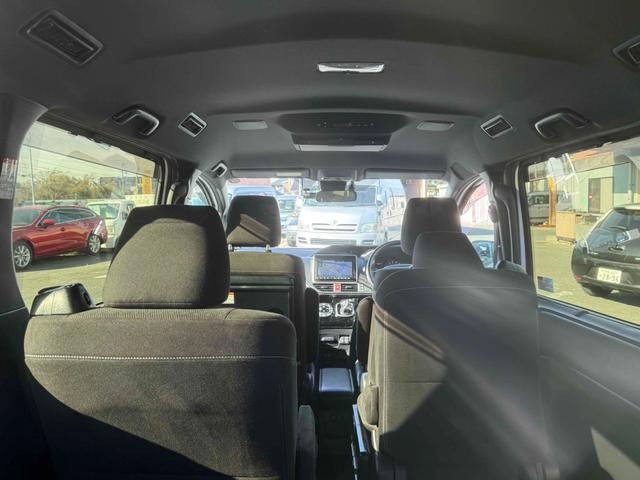 ヴォクシー ハイブリッドV ワンオーナー 禁煙車 ETC バックカメラ ナビ オートクルーズコントロール レーンアシスト 衝突被害軽減システム 両側電動スライドドア オートマチックハイビーム LEDヘッドランプ スマートキー(32枚目)