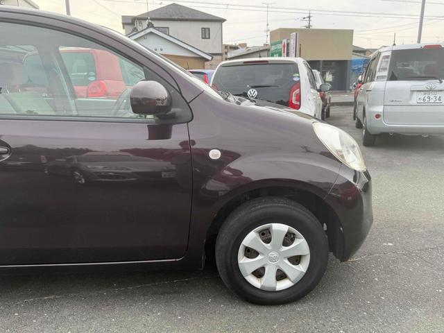 パッソ Ｘ　ユルリ　スマートキー　電動格納ミラー　ＣＶＴ　盗難防止システム　衝突安全ボディ　ベンチシート　ＡＢＳ　ＣＤ　ＭＤ　ミュージックプレイヤー接続可　エアコン　パワーステアリング　パワーウィンドウ（23枚目）