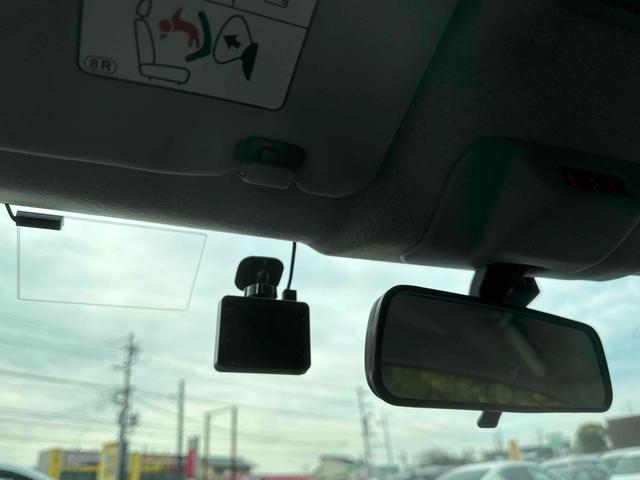 パッソ Ｘ　Ｌパッケージ　ドライブレコーダー　ＥＴＣ　バックカメラ　ＴＶ　スマートキー　アイドリングストップ　電動格納ミラー　ＣＶＴ　盗難防止システム　衝突安全ボディ　ベンチシート　ＡＢＳ　ＥＳＣ　ＣＤ　Ｂｌｕｅｔｏｏｔｈ（4枚目）