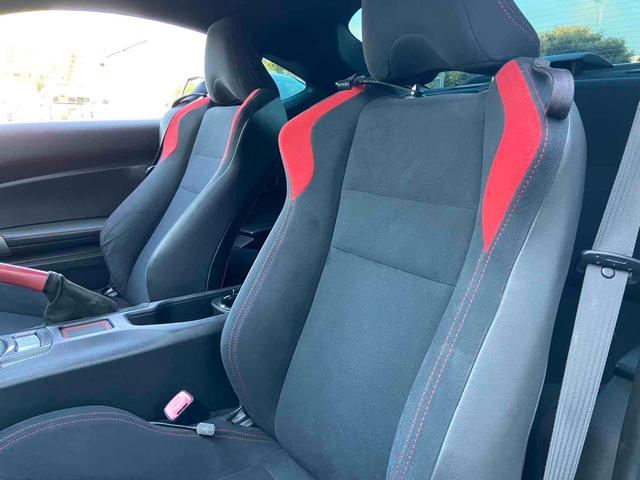 ８６ ＧＴ　ＢＬＩＴＺエアロスピードＲコンセプト　６ＭＴ　ＶＬＡＮＤヘッドライト　Ｂｌｕｅｔｏｏｔｈ　ＶＡＬＥＮＴＩサイドマーカー　クイックリリース　ＡＲＲＯＷＺ車高調　ＥＴＣ　禁煙車（9枚目）