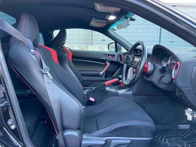 ８６ ＧＴ　ＢＬＩＴＺエアロスピードＲコンセプト　６ＭＴ　ＶＬＡＮＤヘッドライト　Ｂｌｕｅｔｏｏｔｈ　ＶＡＬＥＮＴＩサイドマーカー　クイックリリース　ＡＲＲＯＷＺ車高調　ＥＴＣ　禁煙車（46枚目）