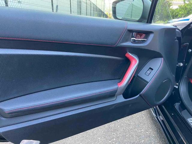 ８６ ＧＴ　ＢＬＩＴＺエアロスピードＲコンセプト　６ＭＴ　ＶＬＡＮＤヘッドライト　Ｂｌｕｅｔｏｏｔｈ　ＶＡＬＥＮＴＩサイドマーカー　クイックリリース　ＡＲＲＯＷＺ車高調　ＥＴＣ　禁煙車（51枚目）