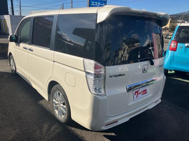 ステップワゴンスパーダ Ｚ　ＨＤＤナビエディション　バックカメラ　コンフォートビューパッケージ　両側電動スライドドア　スマートキー　スペアキー　ＨＩＤヘッドライト　オートライト　アクティブコーナリングライト　ＥＴＣ（6枚目）