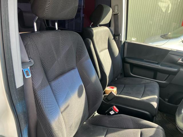 ステップワゴンスパーダ Ｚ　ＨＤＤナビエディション　バックカメラ　コンフォートビューパッケージ　両側電動スライドドア　スマートキー　スペアキー　ＨＩＤヘッドライト　オートライト　アクティブコーナリングライト　ＥＴＣ（18枚目）