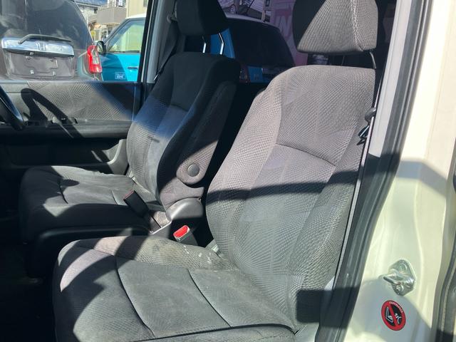 ステップワゴンスパーダ Ｚ　ＨＤＤナビエディション　バックカメラ　コンフォートビューパッケージ　両側電動スライドドア　スマートキー　スペアキー　ＨＩＤヘッドライト　オートライト　アクティブコーナリングライト　ＥＴＣ（39枚目）