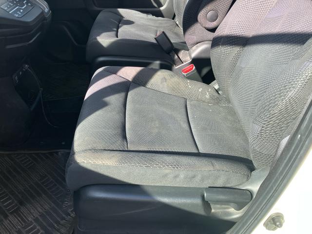 ステップワゴンスパーダ Ｚ　ＨＤＤナビエディション　バックカメラ　コンフォートビューパッケージ　両側電動スライドドア　スマートキー　スペアキー　ＨＩＤヘッドライト　オートライト　アクティブコーナリングライト　ＥＴＣ（40枚目）