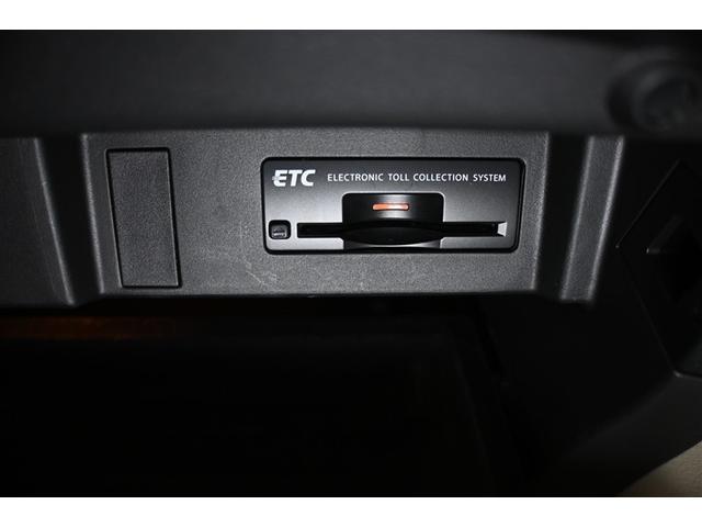 フーガ ３７０ＧＴ　衝突被害軽減システム　オートクルーズコントロール　ＬＥＤヘッドランプ　ＨＤＤナビ　バックカメラ　ＥＴＣ　ドラレコ　フルセグ　ミュージックプレイヤー接続可　ＤＶＤ再生　ＣＤ　アルミホイール　スマートキー（18枚目）