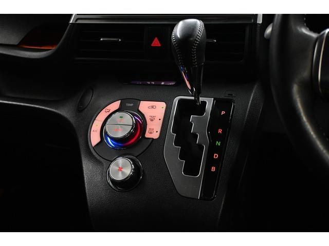 シエンタ ハイブリッド　ファンベースＧ　ハイブリッド　衝突被害軽減システム　両側電動スライド　オートクルーズコントロール　ＬＥＤヘッドランプ　メモリーナビ　バックカメラ　ＥＴＣ　フルセグ　ＤＶＤ再生　ＣＤ　社外アルミホイール　スマートキー（12枚目）