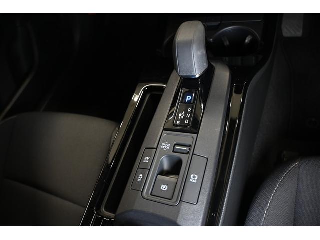 プリウス G ハイブリッド 衝突被害軽減システム オートクルーズコントロール LEDヘッドランプ 100V電源 バックカメラ ETC ドラレコ フルセグ ミュージックプレイヤー接続可 アルミホイール スマートキー(13枚目)