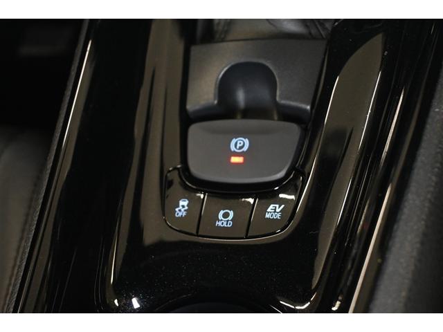 電動パーキングブレーキ搭載！３つの走行モードがあります。『ＥＶモード』はモーターのみで走行しガソリンを消費しないハイブリッド車ならではの環境にも優しい走行です。