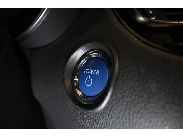 キーがポケットやバックの中でもワンプッシュでエンジンスタートでき便利です。