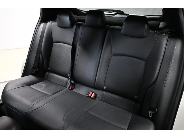 乗り込みやすく程よい広さのあるリアシート☆