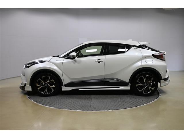 ハイブリッドシステムと環境基準にもやさしい低燃費エンジンを搭載。ガソリン資源が減る時代に嬉しいですね。