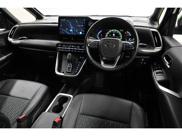 ノア ハイブリッドＳ－Ｚ　ハイブリッド　衝突被害軽減システム　両側電動スライド　オートクルーズコントロール　ＬＥＤヘッドランプ　１００Ｖ電源　メモリーナビ　後席モニター　バックカメラ　ＥＴＣ　ドラレコ　フルセグ　ＤＶＤ再生（4枚目）