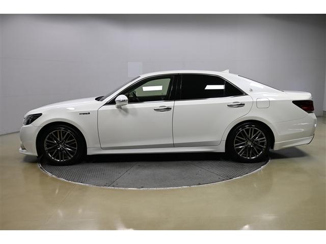 クラウンハイブリッド アスリートＳ　ハイブリッド　衝突被害軽減システム　オートクルーズコントロール　ＨＩＤヘッドライト　ＨＤＤナビ　バックカメラ　ＥＴＣ　ドラレコ　フルセグ　ミュージックプレイヤー接続可　ＤＶＤ再生　ＣＤ　アルミホイール（32枚目）