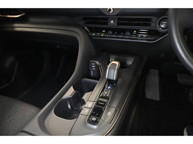 クラウンクロスオーバー Gアドバンスド 展示・試乗車 4WD ハイブリッド 衝突被害軽減システム オートクルーズコントロール LEDヘッドランプ 100V電源 バックカメラ ETC ドラレコ フルセグ ミュージックプレイヤー接続可 キーレス(11枚目)