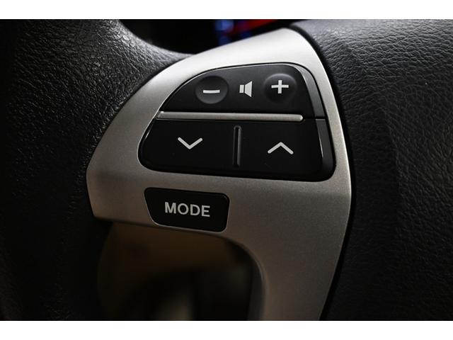 らくらく操作のステアリングオーディオ操作スイッチ装備！