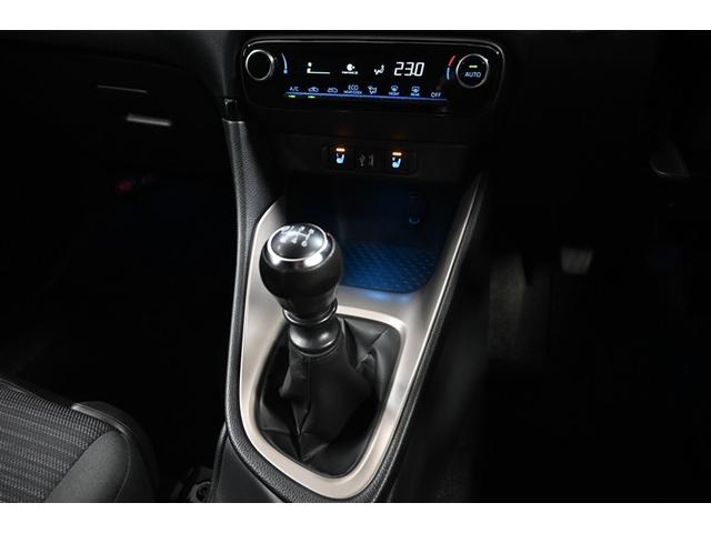 ヤリス Z 衝突被害軽減システム ローダウン オートクルーズコントロール LEDヘッドランプ メモリーナビ バックカメラ ミュージックプレイヤー接続可 アルミホイール スマートキー キーレス(9枚目)