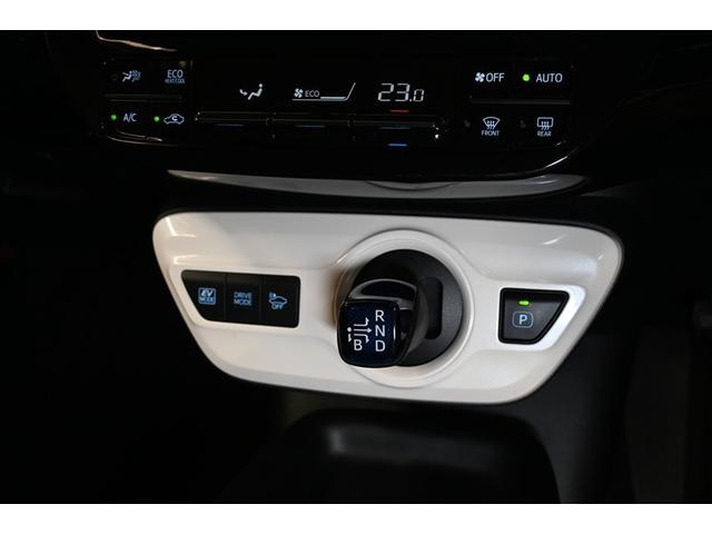 プリウス Ｓセーフティプラス　ハイブリッド　衝突被害軽減システム　オートクルーズコントロール　ＬＥＤヘッドランプ　メモリーナビ　バックカメラ　ＥＴＣ　ドラレコ　フルセグ　ミュージックプレイヤー接続可　ＤＶＤ再生　ＣＤ　スマートキー（11枚目）