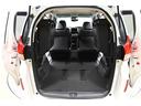 3列目シートを跳ね上げば大きな荷物も積み込めます♪
