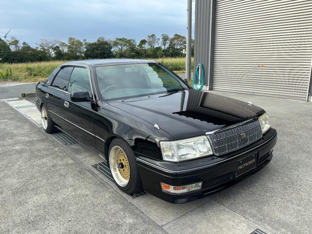 クラウン ロイヤルサルーン　ローダウン（車高調整）社外アルミホイール　社外マフラー（2枚目）