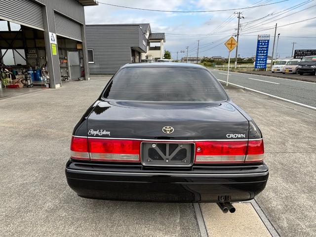 クラウン ロイヤルサルーン　ローダウン（車高調整）社外アルミホイール　社外マフラー（7枚目）