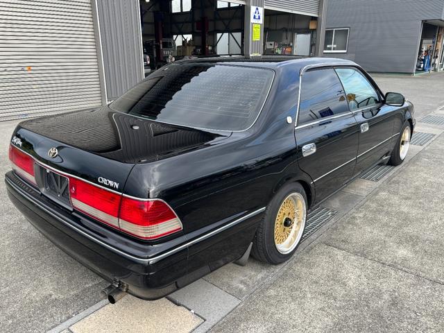 クラウン ロイヤルサルーン　ローダウン（車高調整）社外アルミホイール　社外マフラー（8枚目）