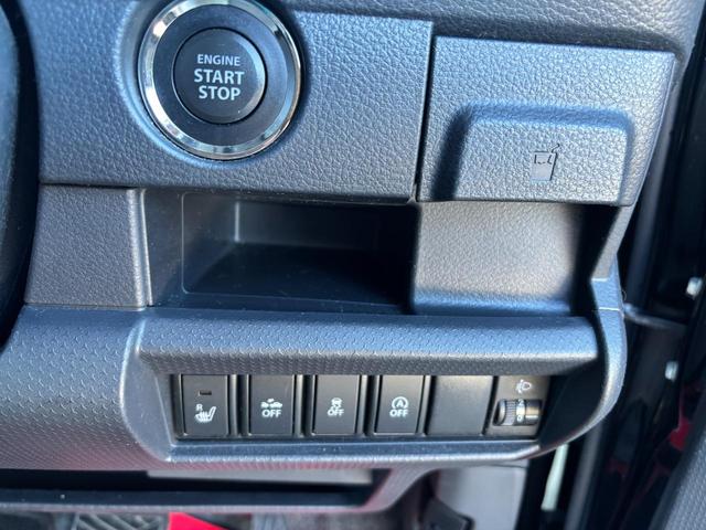 衝突軽減ブレーキ　アイドリングストップ　シートヒーター