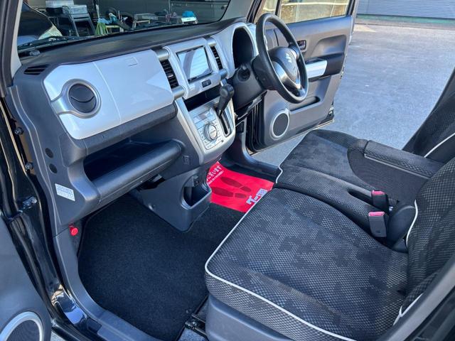 内装も目立つような、シミや汚れはないですよ♪