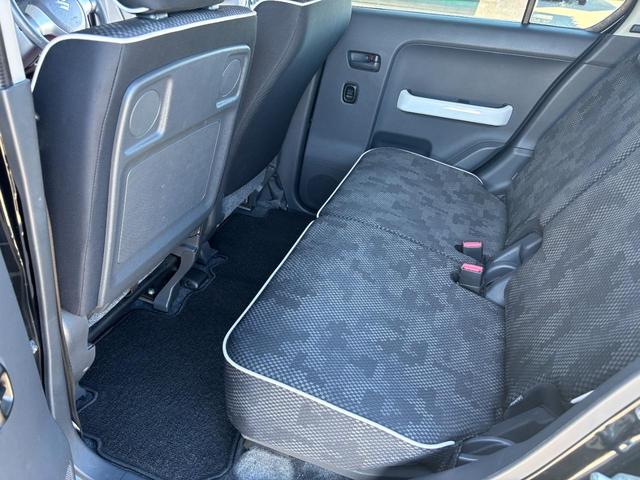 内装も目立つような、シミや汚れはないですよ♪