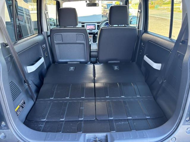 買い物しすぎて荷物がたくさん！そんな時はリヤシートを倒しましょう！