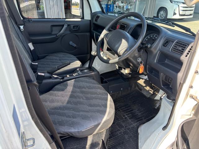 キャリイトラック 車検9年6月まで ワンオーナー エアコン パワステ 3方開 オートマ AMFMラジオ タイヤ4本新品 ホイールマッドブラック塗装 荷台マット ゲートプロテクター マット バイザー(10枚目)