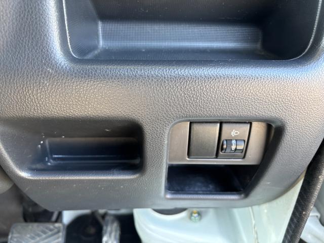 キャリイトラック 車検9年6月まで ワンオーナー エアコン パワステ 3方開 オートマ AMFMラジオ タイヤ4本新品 ホイールマッドブラック塗装 荷台マット ゲートプロテクター マット バイザー(16枚目)