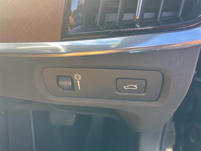 V90 クロスカントリー T5 AWD モメンタム 純正ナビゲーション バックカメラ ブラウンレザーシート パワーシート クルーズコントロール パワーテールゲート オートハイビーム CarPlay(21枚目)