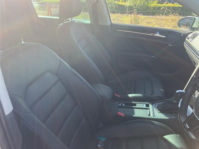 ゴルフヴァリアント ＴＤＩ　ハイライン　マイスター　純正ナビゲーション　バックカメラ　ブラインドスポットモニター　ＬＥＤヘッドライト　ＥＴＣ　　ブラックレザー　シートヒーター（16枚目）