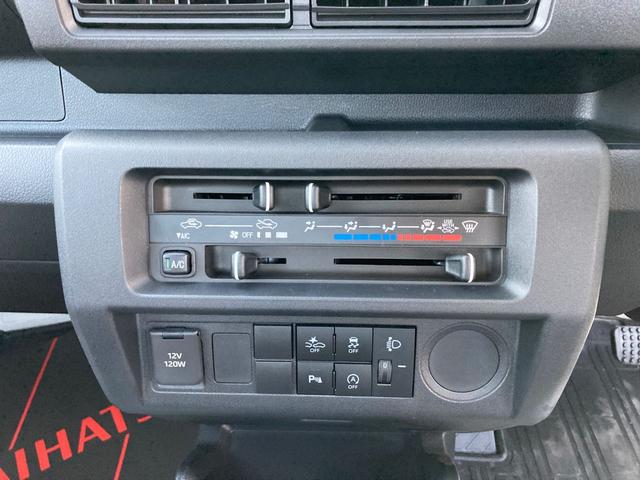 スタンダード 2WD CVT スーパーUCカットガラス(フロントウィンドウ) プリントレザーシート表皮 マニュアルエアコン 電動式パワーステアリング(13枚目)