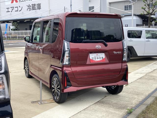 タント カスタムＲＳ　１５インチアルミホイール　大型エアロバンパー　フルＬＥＤヘッドランプ　オート格納式カラードドアミラー　本革巻ステアリングホイール（6枚目）