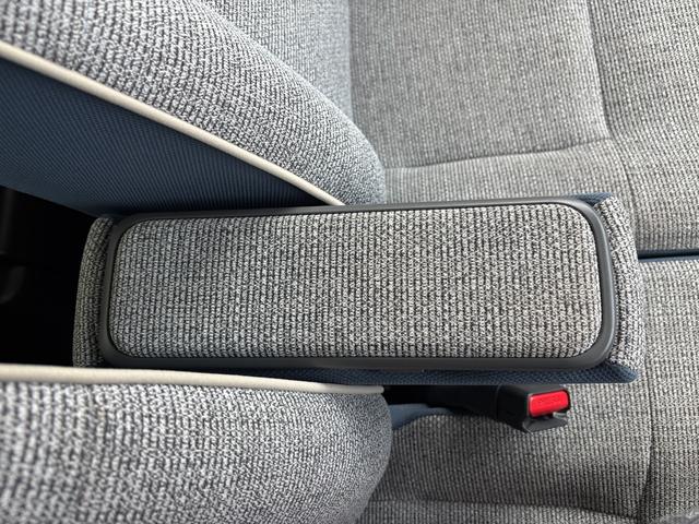 ムーヴキャンバス ストライプスG 14インチフルホイールキャップ LEDヘッドランプ LEDフォグランプ ホっとカップホルダー 両側パワースライドドア キーフリーシステム プッシュボタンスタート UVカットガラス(35枚目)