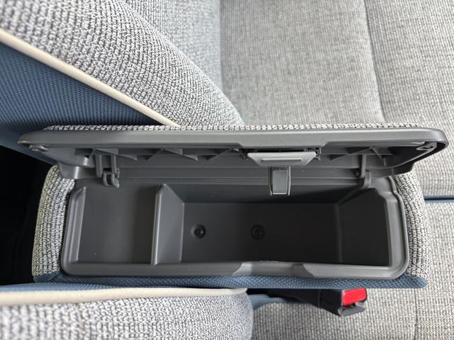 ムーヴキャンバス ストライプスG 14インチフルホイールキャップ LEDヘッドランプ LEDフォグランプ ホっとカップホルダー 両側パワースライドドア キーフリーシステム プッシュボタンスタート UVカットガラス(36枚目)