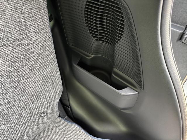 ムーヴキャンバス ストライプスG 14インチフルホイールキャップ LEDヘッドランプ LEDフォグランプ ホっとカップホルダー 両側パワースライドドア キーフリーシステム プッシュボタンスタート UVカットガラス(42枚目)