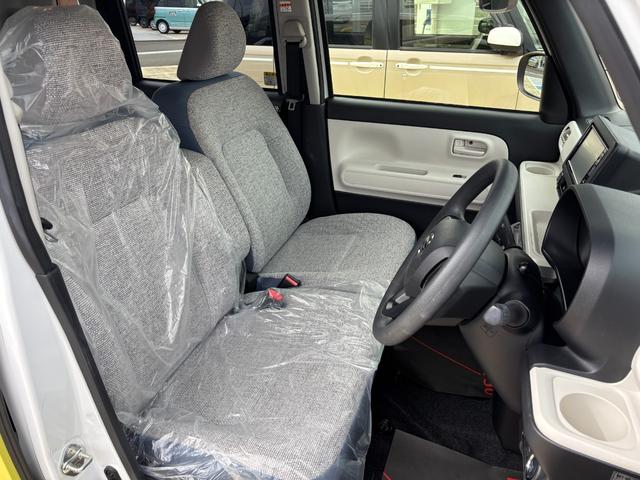 ムーヴキャンバス ストライプスX 14インチフルホイールキャップ キーフリーシステム プッシュボタンスタート UVカットガラス 両側パワースライドドア ハロゲンヘッドライト ラゲージアンダーボックス(33枚目)