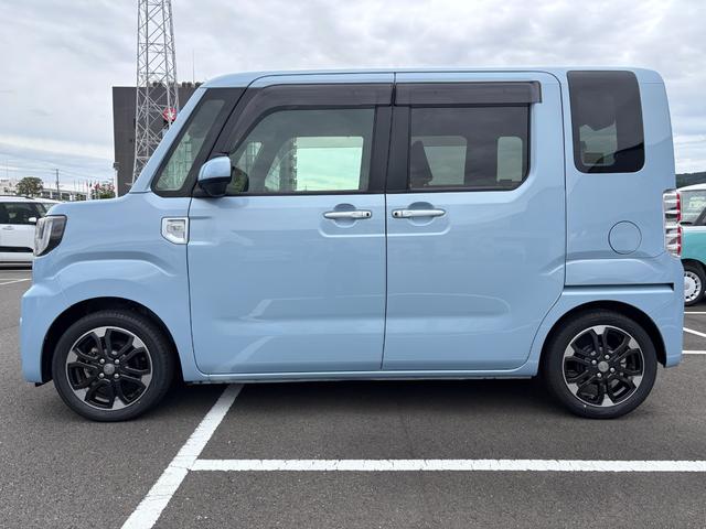 ご納車前には、法定１２ヶ月点検相当の点検を実施いたします。プロの整備スタッフが点検をするので、安心して中古車にお乗りいただけます。