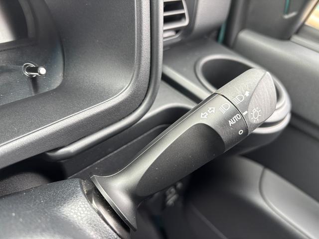 ハイゼットカーゴ クルーズSAIII 2WD MT 電動格納式カラードドアミラー UVカットガラス(フロントウィンドウ) 12インチフルホイールキャップ 撥水フルファヴリックシート表皮 キーレスエントリー マニュアルエアコン(15枚目)