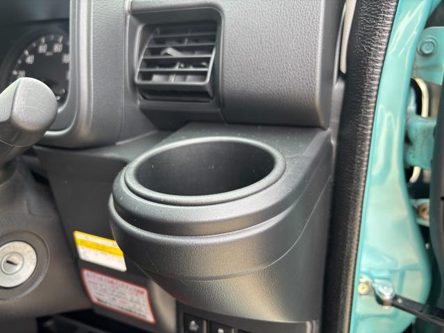 ハイゼットカーゴ クルーズSAIII 2WD MT 電動格納式カラードドアミラー UVカットガラス(フロントウィンドウ) 12インチフルホイールキャップ 撥水フルファヴリックシート表皮 キーレスエントリー マニュアルエアコン(17枚目)